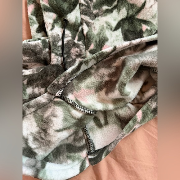 Eivy Floral Fleece Hood Balaclava - Picture 2 of 4